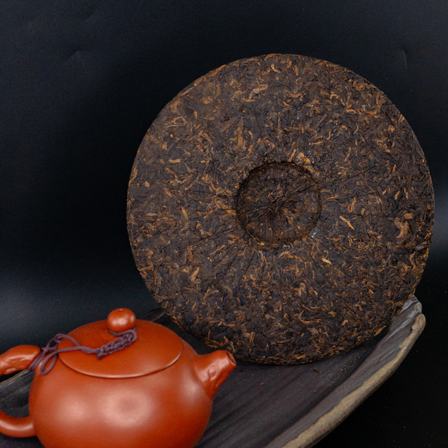 Шу Пуэр &amp;quot;Красный Бык&amp;quot; - блин 357 гр.