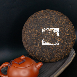 Шу Пуэр &amp;quot;Красный Бык&amp;quot; - блин 357 гр.