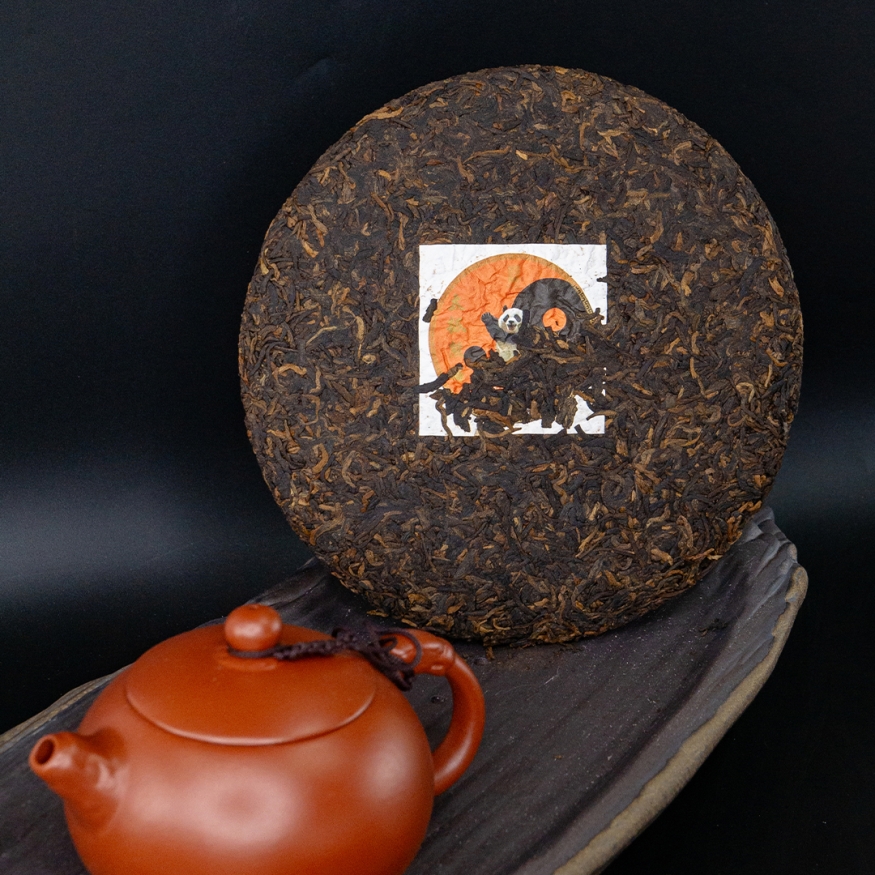 Шу Пуэр &amp;quot;Панда Инь Ян&amp;quot; - блин 357 гр.