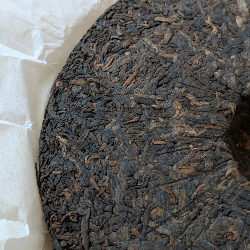 Шу Пуэр &amp;quot;Му Е Чунь 001&amp;quot; 2022 г. (400 гр.) - древесное вино из Мэнгку