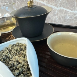 Би Ло Чунь Я Сюэ