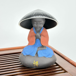 Маленький Будда с ситом (сидит)