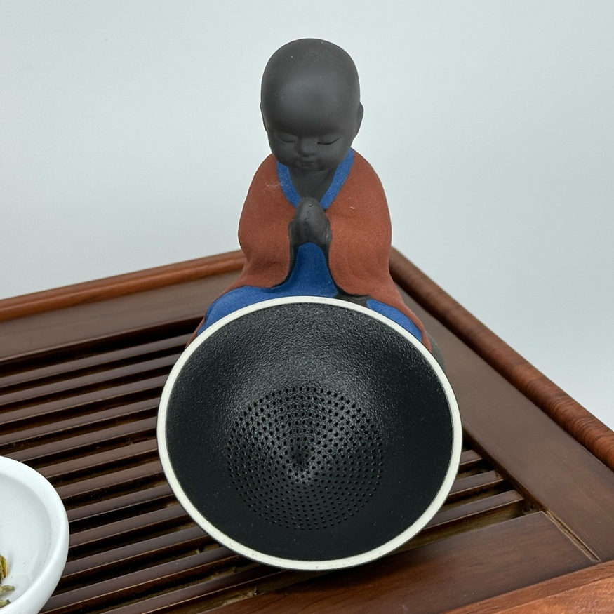 Маленький Будда с ситом (сидит)