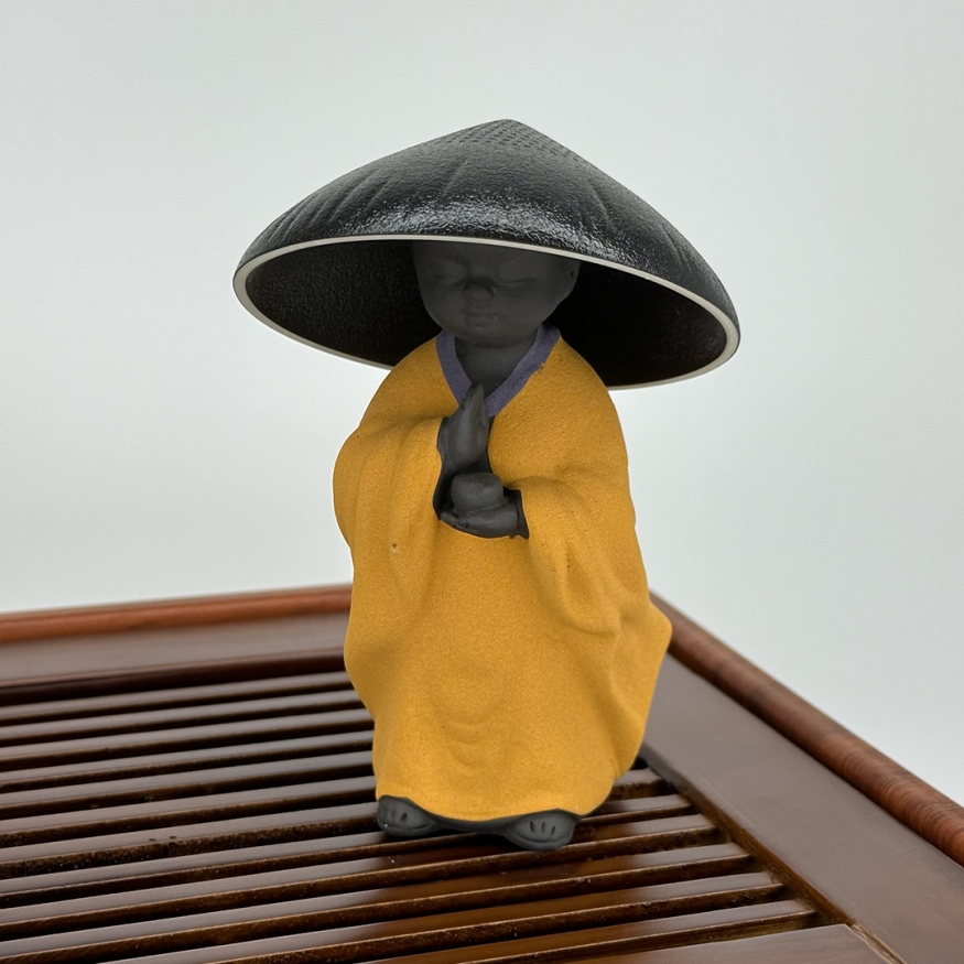 Маленький Будда с ситом (стоит)