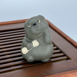 Собачка с косточкой