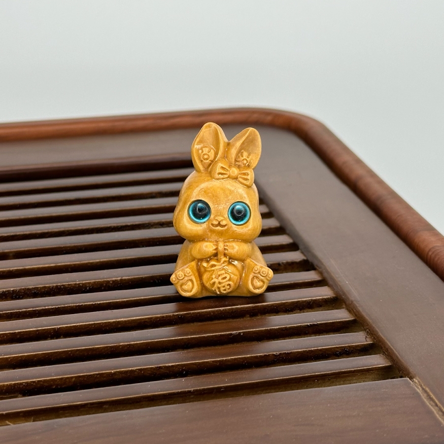 Зайчик (светлое дерево)