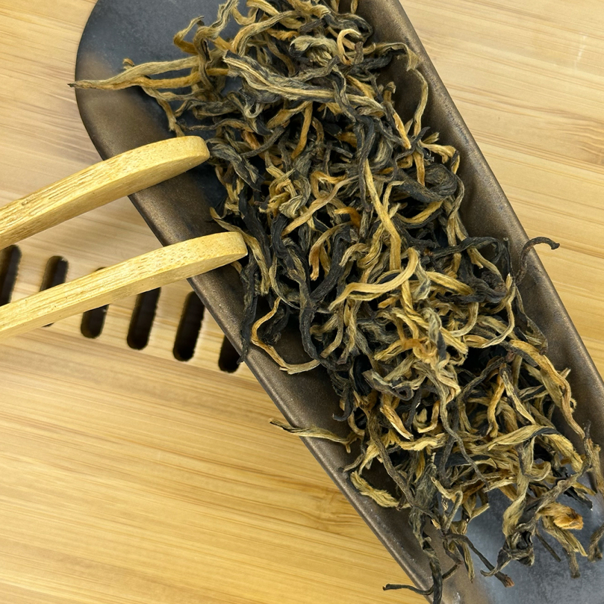 Дянь Хун Нуо Сян