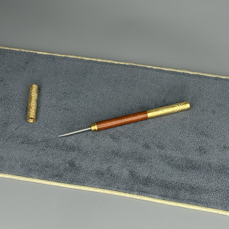 Нож  № 0701 для колки прессованного чая (светлое дерево)