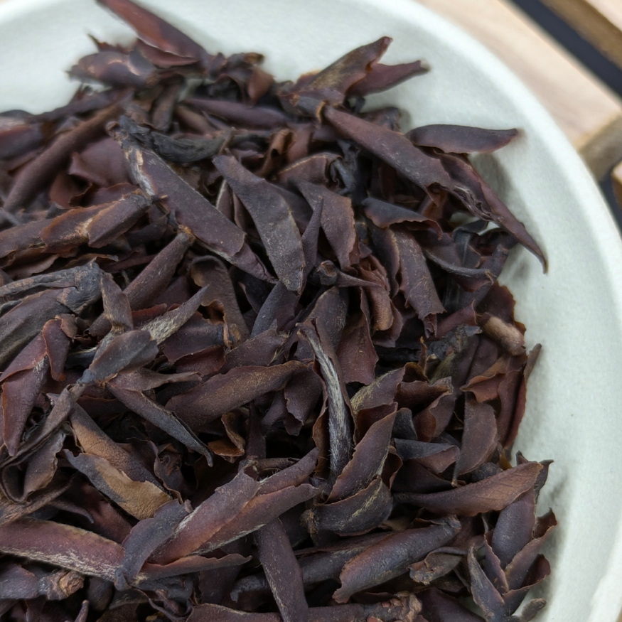 Е Шэн Цзы Я Бао