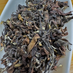 Дун Фан Мэй Жень &amp;quot;ААА&amp;quot;